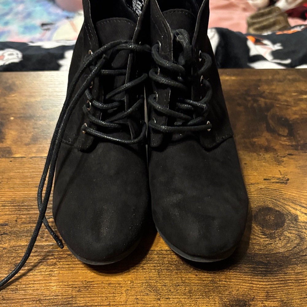 Arizona  Black Lace-Up Wedge Ankle Boots
